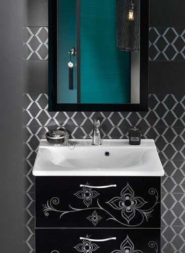 color-black-and-white-bathroom1